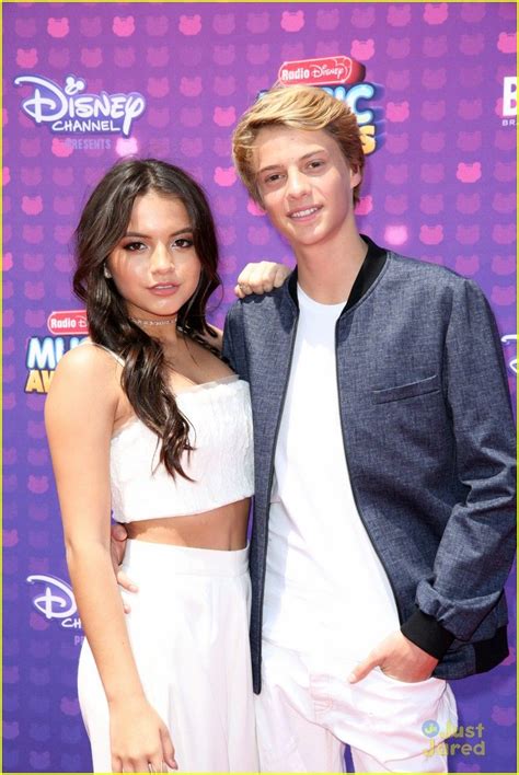 isabela moner novio.